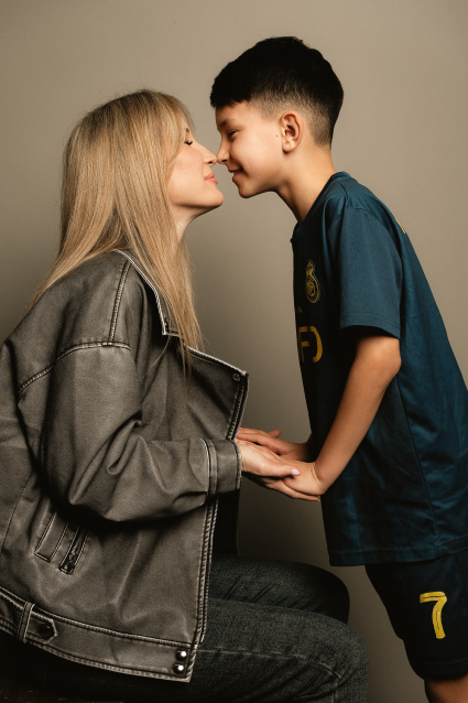 Заказать семейную фотосессию в студии - от сети фотостудий Fashion Box в Оренбурге
 – фото № 10