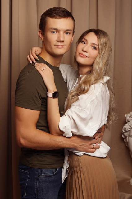 Заказать фотосессию Love Story - в студии на двоих от сети фотостудий Fashion Box в Оренбурге 
 – фото № 2