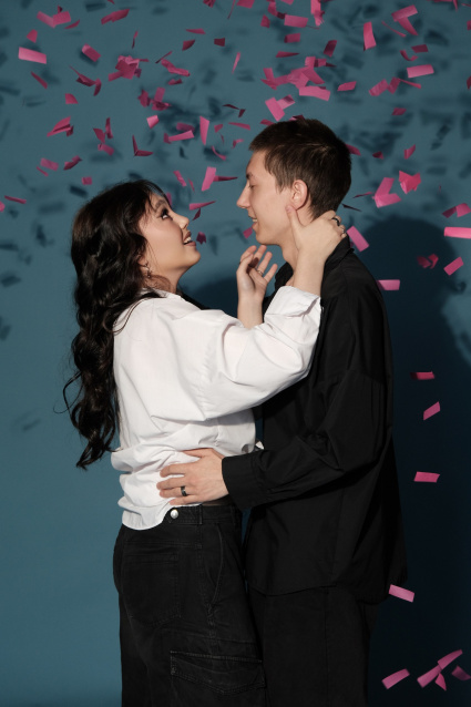 Заказать фотосессию Love Story - в студии на двоих от сети фотостудий Fashion Box в Оренбурге 
 – фото № 8