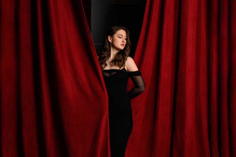 Заказать индивидуальную фотосессию в 2-х образах - съемка от профессионалов студии Fashion Box
 – фото № 2