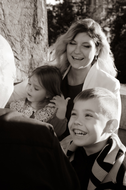 Заказать семейную фотосессию в студии - от сети фотостудий Fashion Box в Оренбурге
 – фото № 6