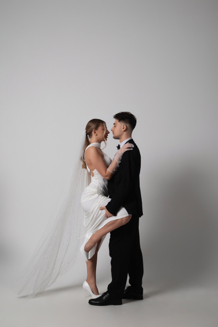 Свадебная фотосессия в Оренбурге— стиль, чувства и незабываемые кадры – фото № 10