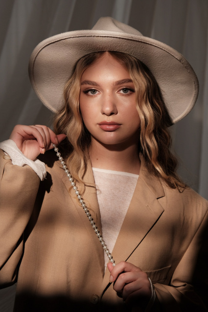 Заказать индивидуальную фотосессию в 2-х образах - съемка от профессионалов студии Fashion Box
 – фото № 20