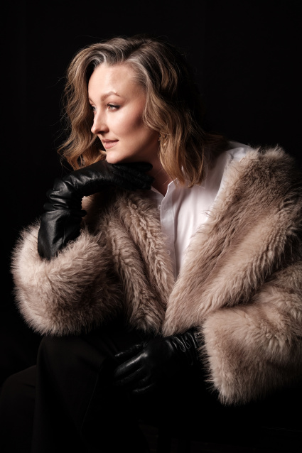 Заказать индивидуальную фотосессию в 2-х образах - съемка от профессионалов студии Fashion Box
 – фото № 13