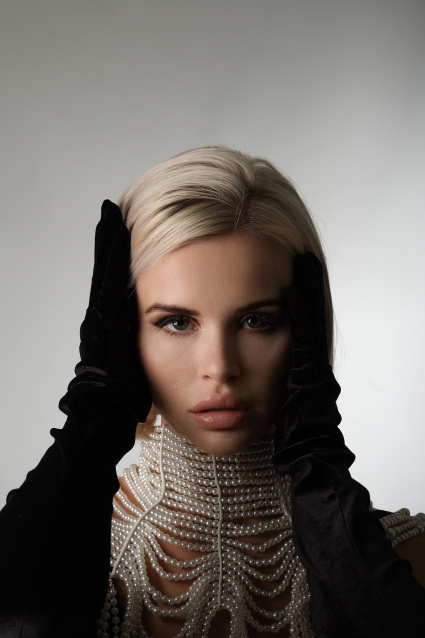 Заказать индивидуальную фотосессию в 2-х образах - съемка от профессионалов студии Fashion Box
 – фото № 8