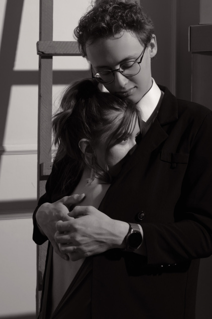 Заказать фотосессию Love Story - в студии на двоих от сети фотостудий Fashion Box в Оренбурге 
 – фото № 10