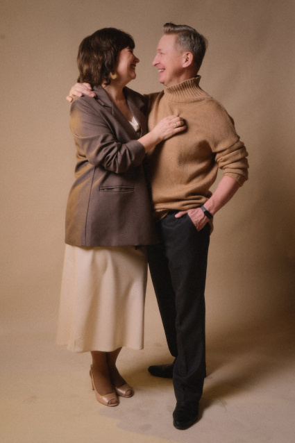 Заказать фотосессию Love Story - в студии на двоих от сети фотостудий Fashion Box в Оренбурге 
 – фото № 6