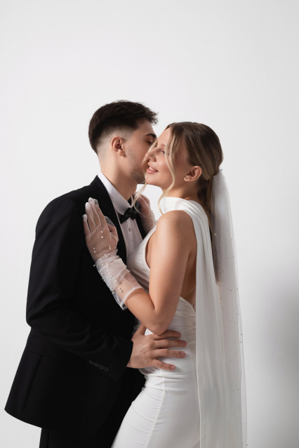 Свадебная фотосессия в Оренбурге— стиль, чувства и незабываемые кадры – фото № 2