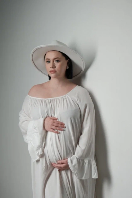 Заказать фотосессию в ожидании чуда - в студии от компании Fashion Box в Оренбурге 
 – фото № 9