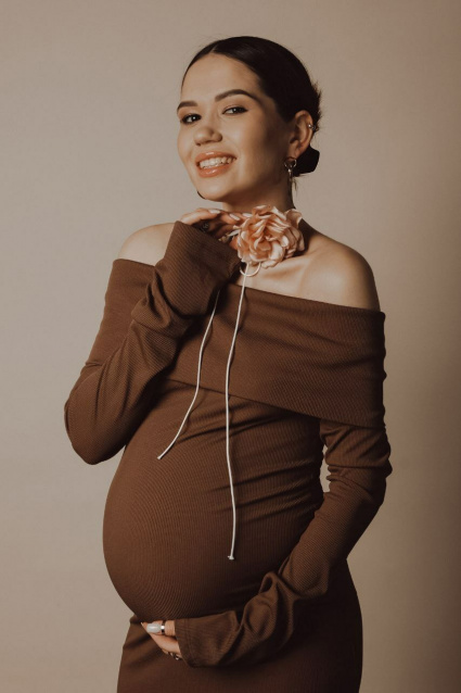 Заказать фотосессию в ожидании чуда - в студии от компании Fashion Box в Оренбурге 
 – фото № 2