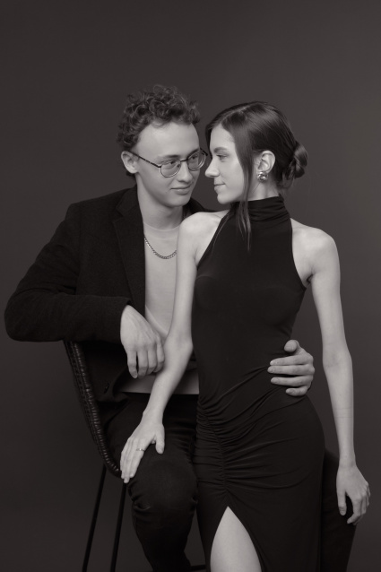 Заказать фотосессию Love Story - в студии на двоих от сети фотостудий Fashion Box в Оренбурге 
 – фото № 11