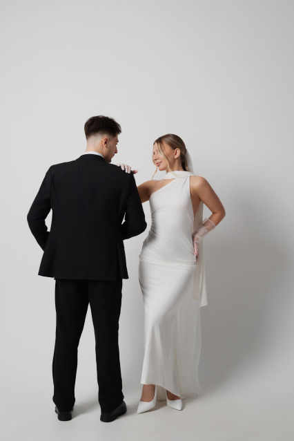 Свадебная фотосессия в Оренбурге— стиль, чувства и незабываемые кадры – фото № 4